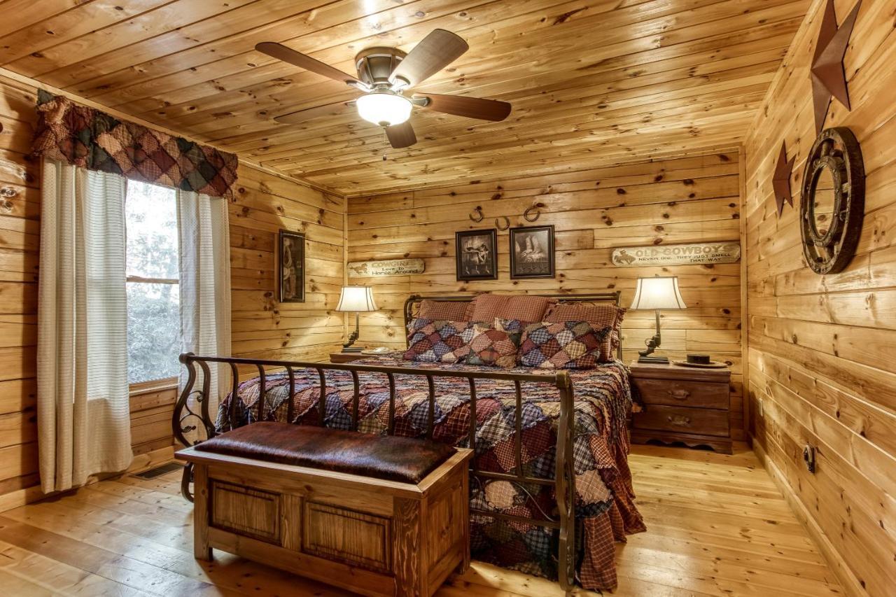 Magical Moments, Hot Tub, Wifi, 1089 Free Tickets Each Paid Day, Dollywood And More Gatlinburg Eksteriør bilde