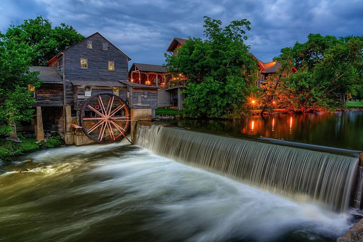 Magical Moments, Hot Tub, Wifi, 1089 Free Tickets Each Paid Day, Dollywood And More Gatlinburg Eksteriør bilde