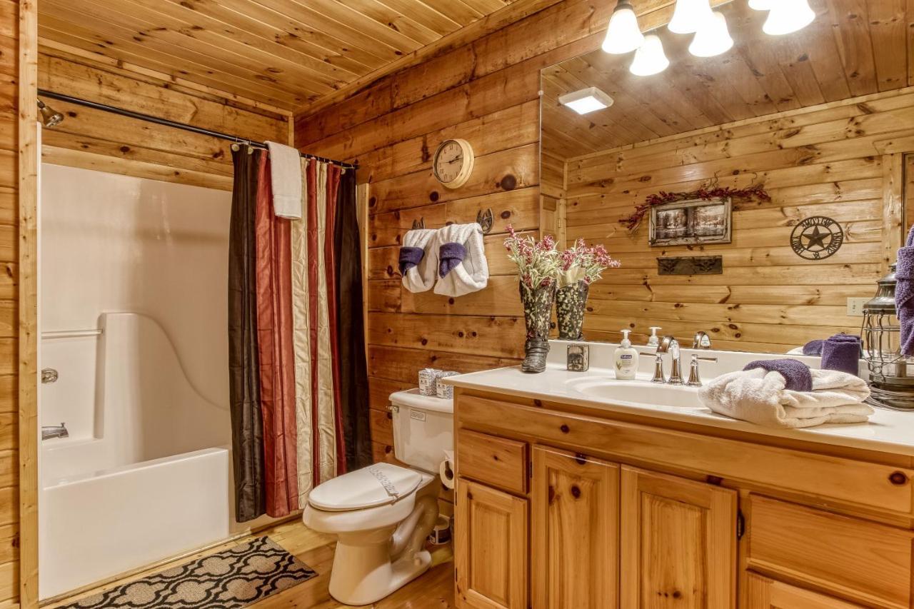 Magical Moments, Hot Tub, Wifi, 1089 Free Tickets Each Paid Day, Dollywood And More Gatlinburg Eksteriør bilde